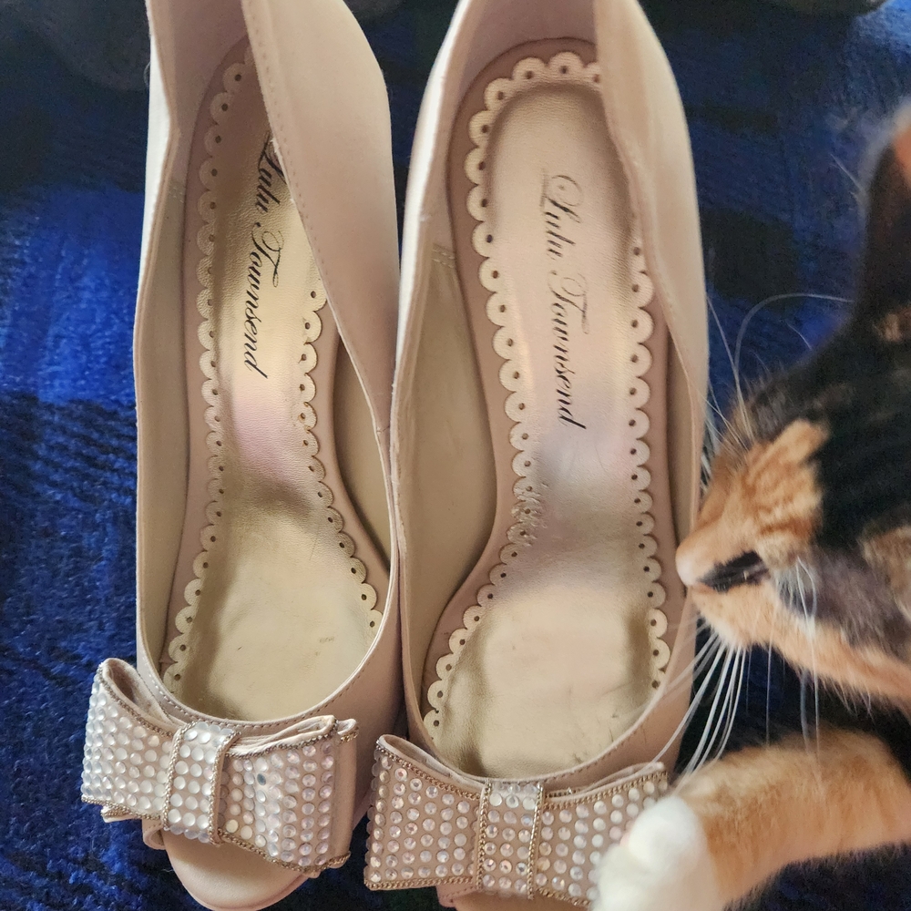 Lulu Townsend Beige Bow Heels